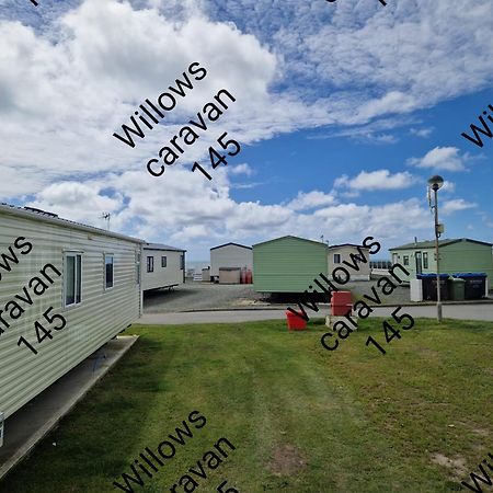 Willows Caravan 145 Llanddwywe Екстериор снимка