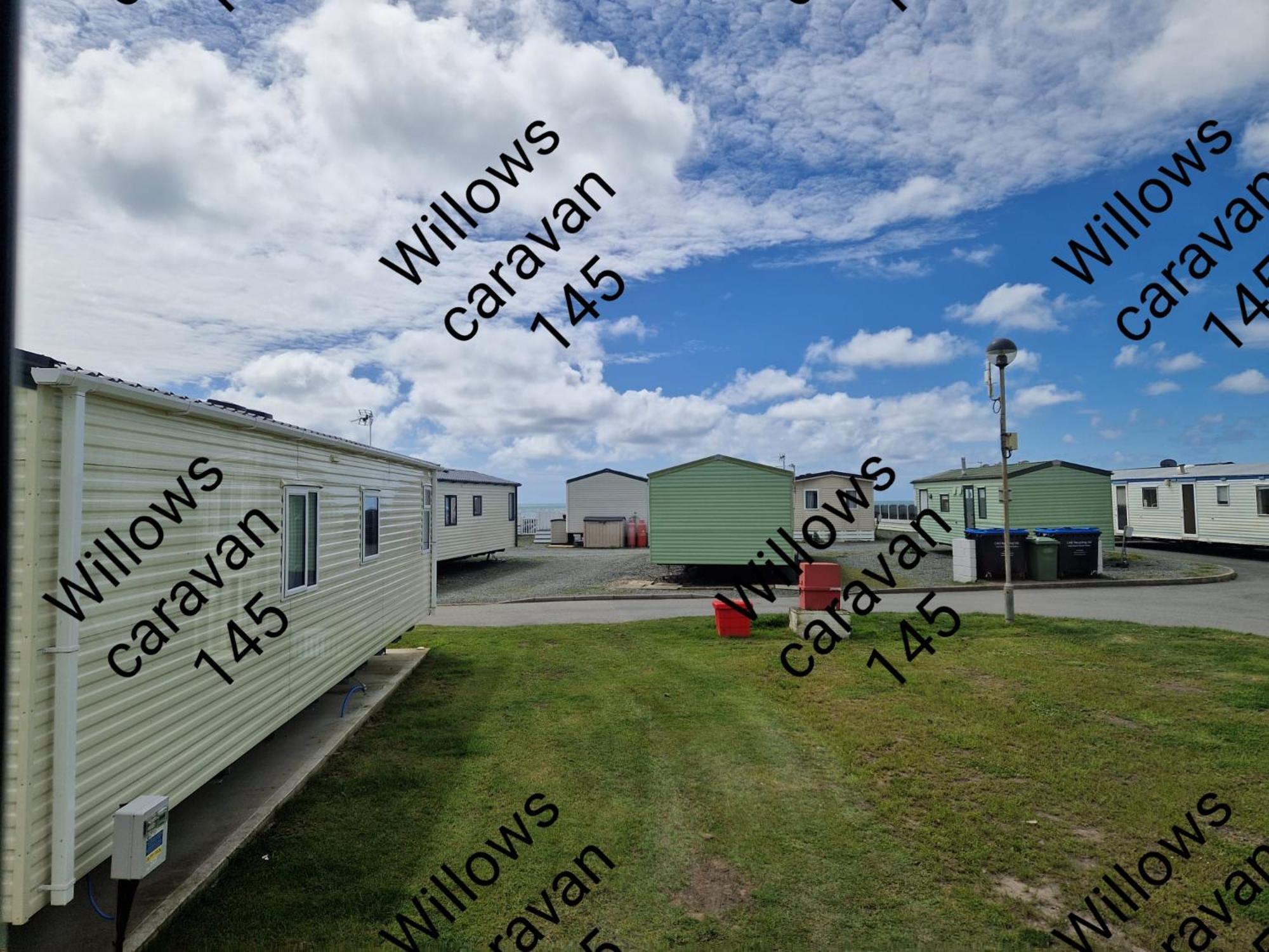 Willows Caravan 145 Llanddwywe Екстериор снимка