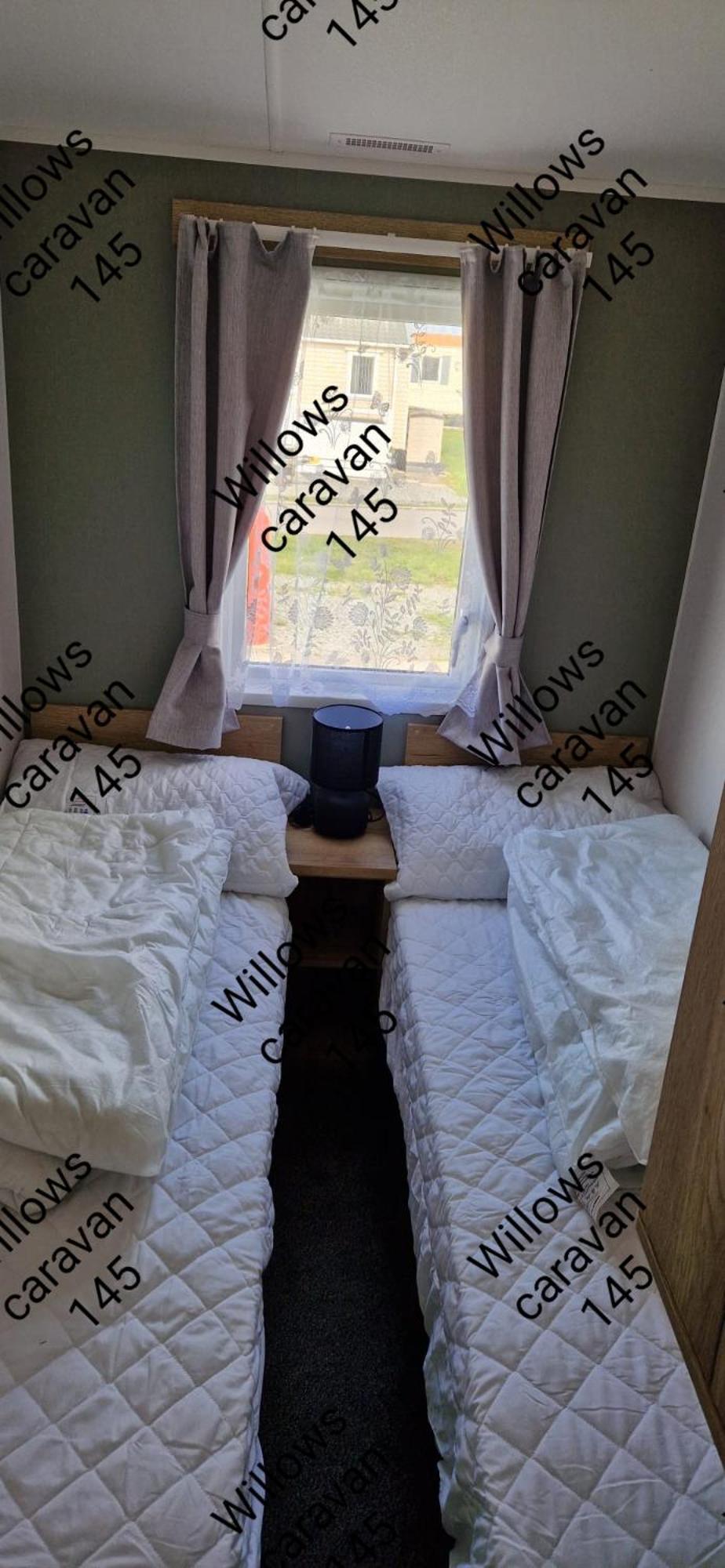 Willows Caravan 145 Llanddwywe Екстериор снимка